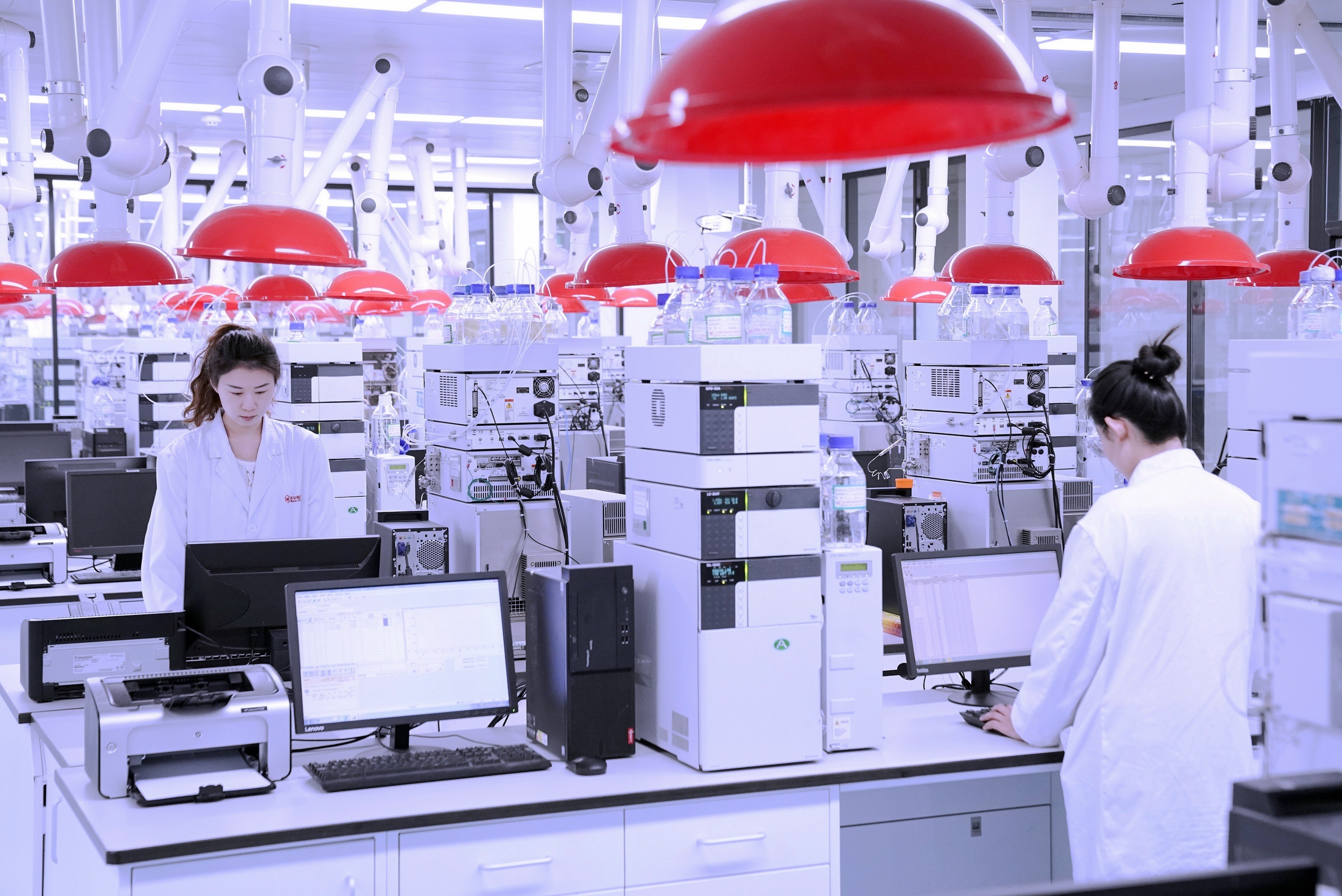 “五新”動(dòng)能齊發(fā)力 華魯集團(tuán)上半年?duì)I收利潤(rùn)實(shí)現(xiàn)兩位數(shù)“雙增長(zhǎng)”-2.jpg